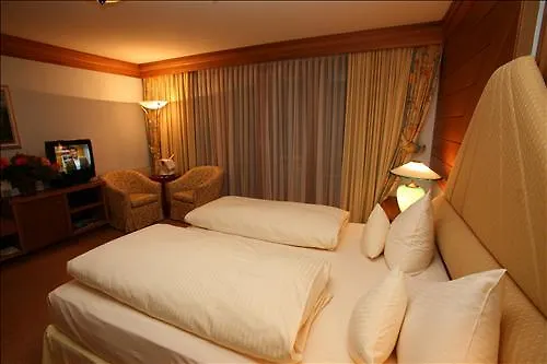 מלון Alpenkonig Tirol 5*